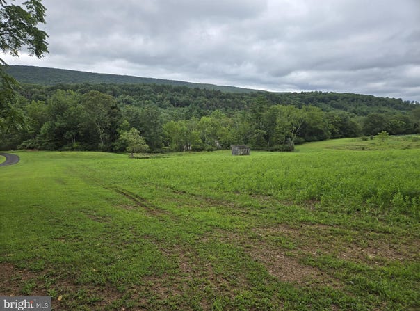 825 PINE VALLEY Road, NEW RINGGOLD, PA 17960