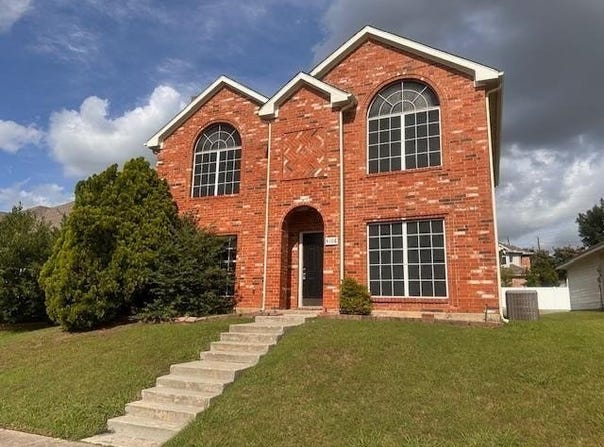 4108 Creekmeadow Drive, Carrollton, TX 75010