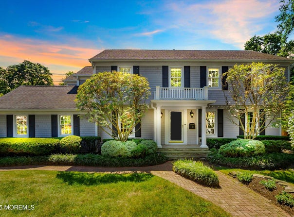 33 Briarwood Road, Fair Haven, NJ 07704