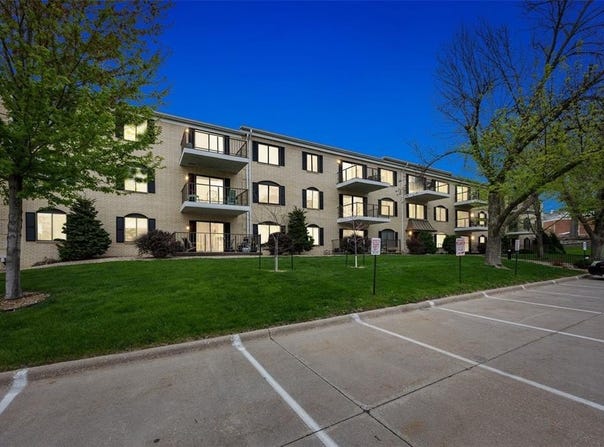 2135 1st Avenue SE, Cedar Rapids, IA 52402