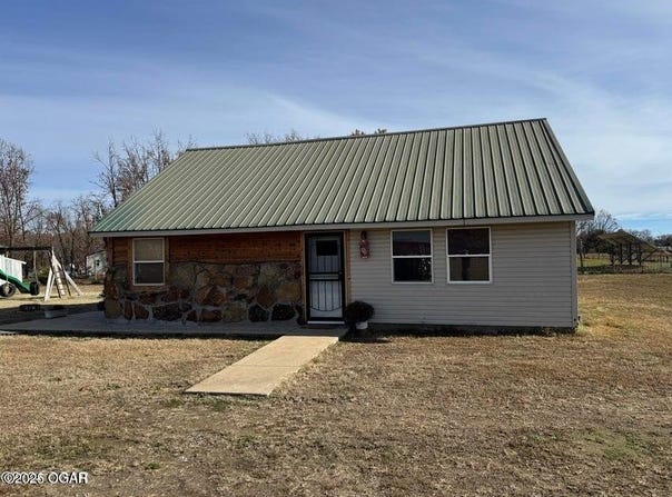 895 Lawrence 2150, Wentworth, MO 64873