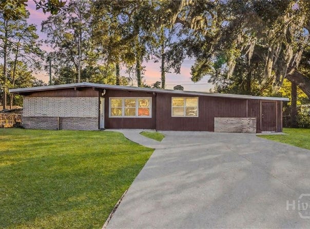 21 Willow Road, Savannah, GA 31419