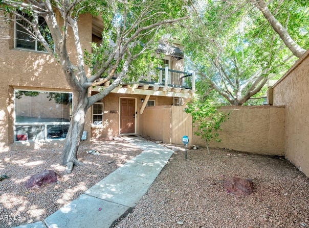 10424 N 7TH Place, Phoenix, AZ 85020