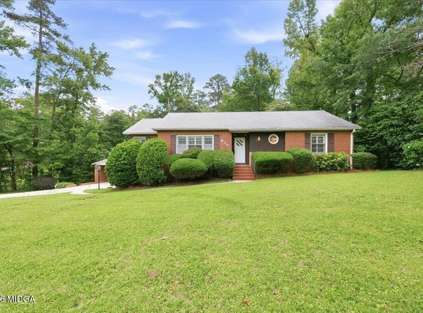 816 Winchester Circle, Macon, GA 31210