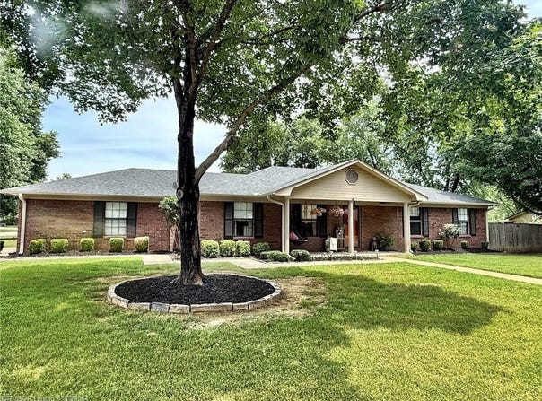 911 E Hazel ST, Sallisaw, OK 74955