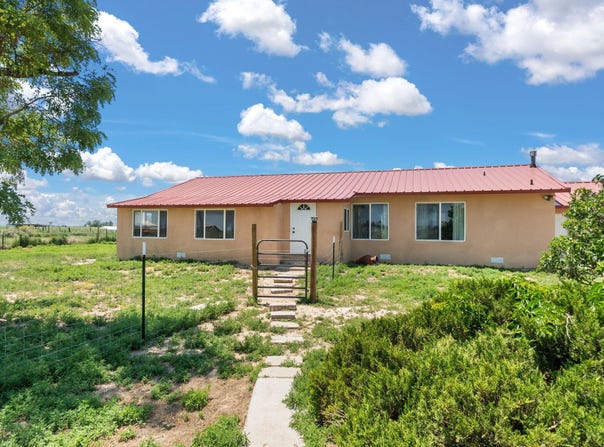 113 E. WILLOW LAKE Road, McIntosh, NM 87032