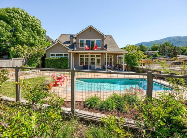 403 Briscoe Place, Ashland, OR 97520