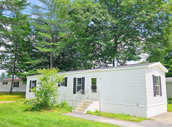 136 Pine Tree Lane, Farmington, ME 04938