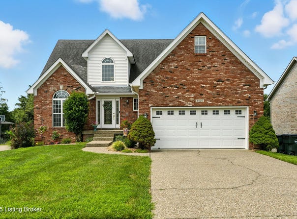 4420 Chenwood Ln, Jeffersontown, KY 40299