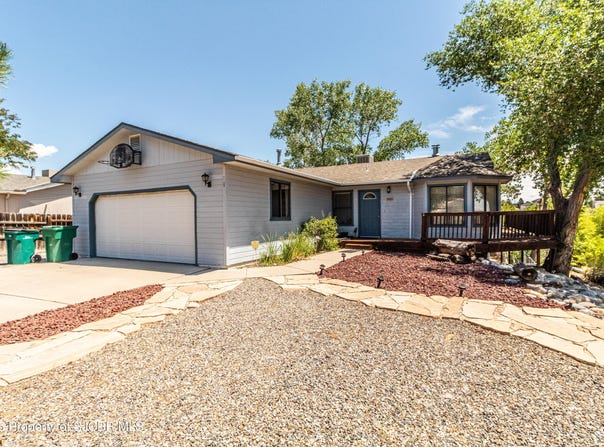 5800 HOGAN Avenue, Farmington, NM 87402