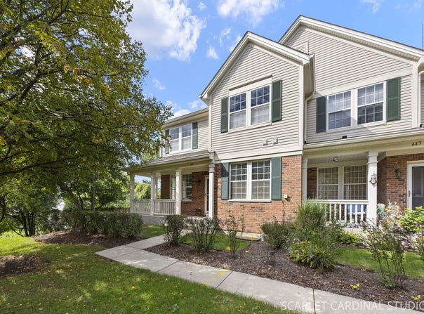 641 W Moreland Avenue, Addison, IL 60101