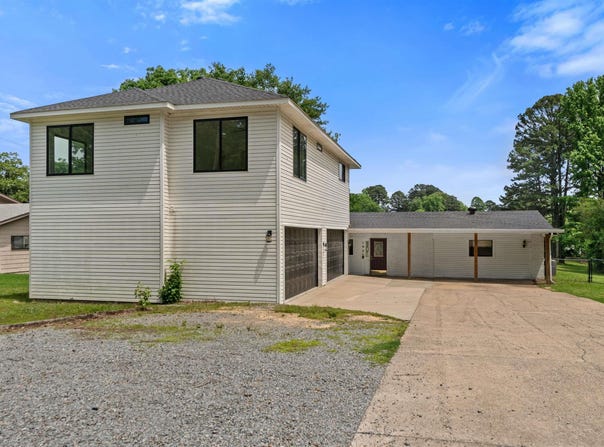 1925 W Lakeview Drive, Benton, AR 72015