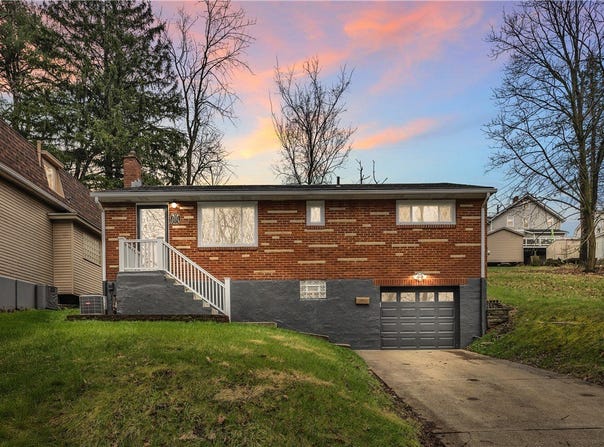 2945 Strachan Ave, Beechview, PA 15216