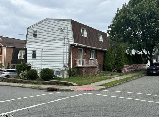 449 Taft Ave, Woodland Park, NJ 07424-2885