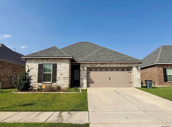 1074 Elliston Dr, Gonzales, LA 70737