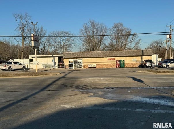 1500 SALEM Road, Mt Vernon, IL 62864