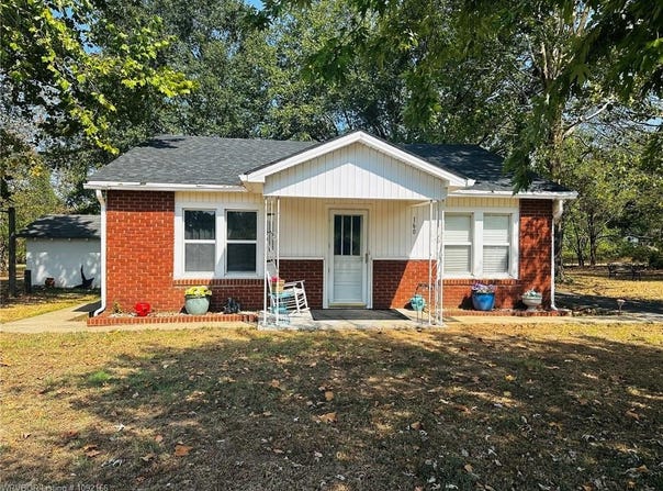 160 W Chester ST, Magazine, AR 72943