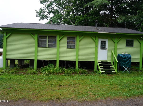 15 Upper Heights Road, Edinburg, NY 12835