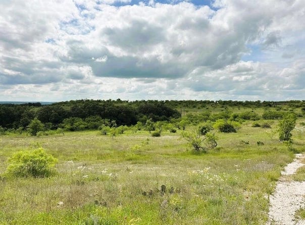 109 Comanche Hills, Comanche, TX 76442