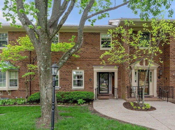 400 Redding Road, Lexington, KY 40517