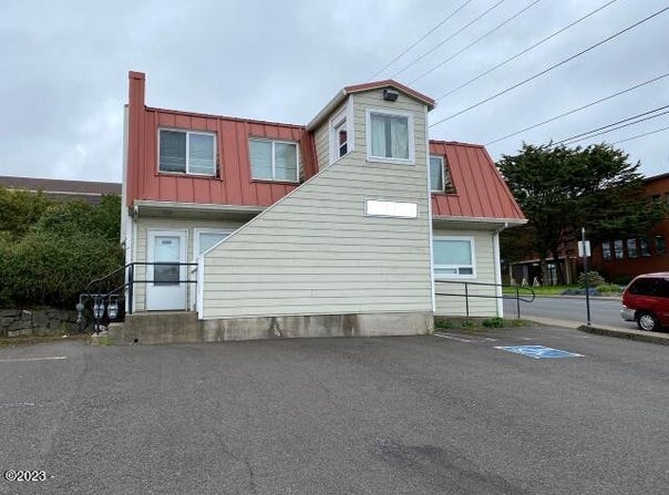 242 W Olive Street, Newport, OR 97365