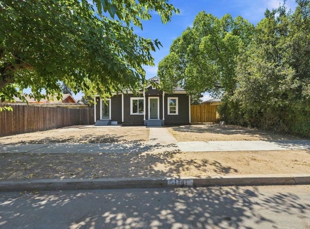1145 D Street, Reedley, CA 93654
