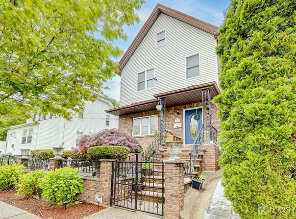 393 Hamilton Avenue, Rahway, NJ 07065