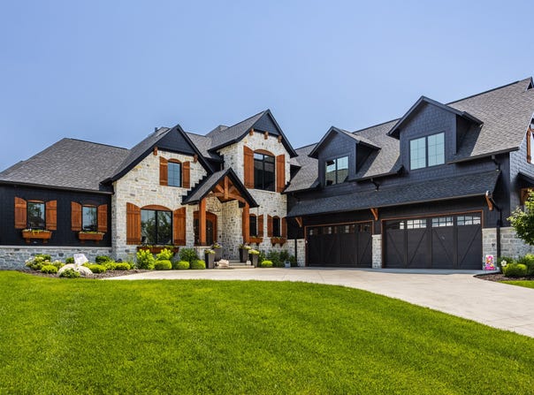 3675 Dartmoor Way, Zionsville, IN 46077