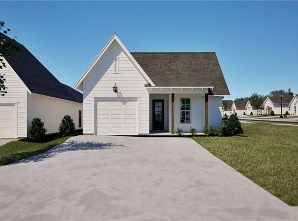 39 WOODLAND LANE, OPELIKA, AL 36801
