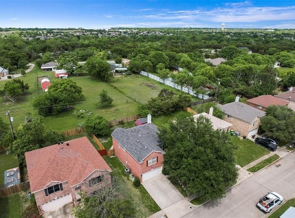 637 Gibson Street, Cedar Hill, TX 75104