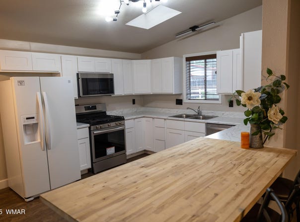 3001 W Young, Show Low, AZ 85901