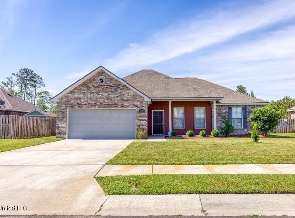 2004 Tammy Street, Ocean Springs, MS 39564