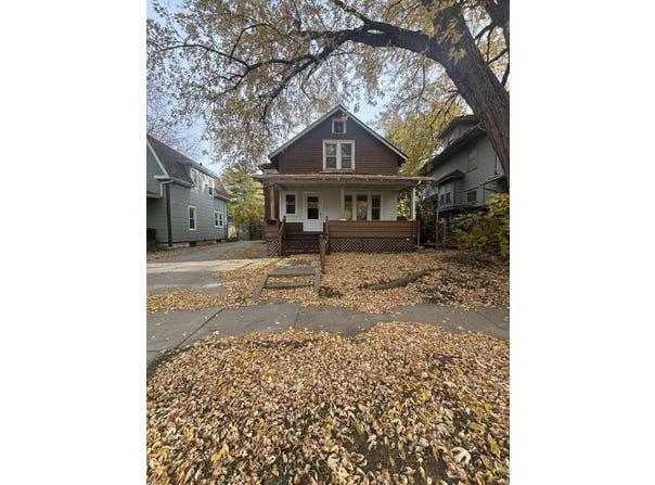821 W Mullan Avenue, Waterloo, IA 50701