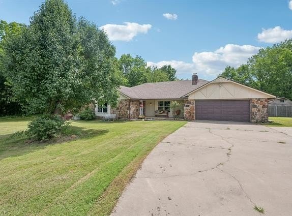 1505 Berry Road, Fort Gibson, OK 74434