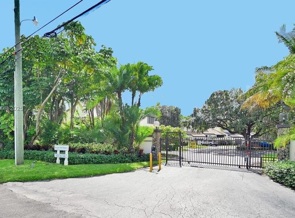 8626 SW 94th St, Miami, FL 33156