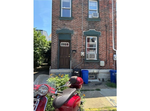 5224 Carnegie St, Lawrenceville, PA 15201