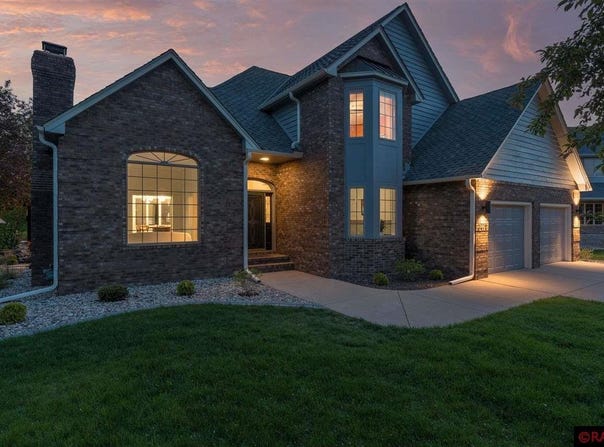 2275 Northridge Drive, North Mankato, MN 56003