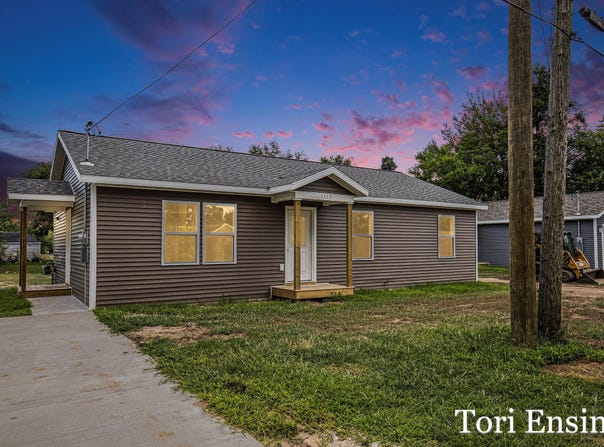 1113 E Pearl Street, Greenville, MI 48838