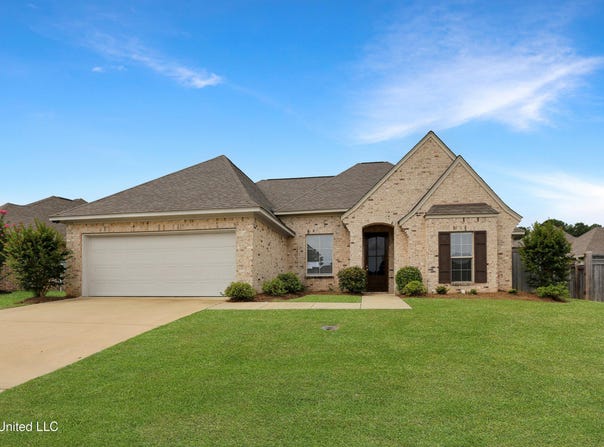 155 Magnolia Place Circle, Brandon, MS 39047
