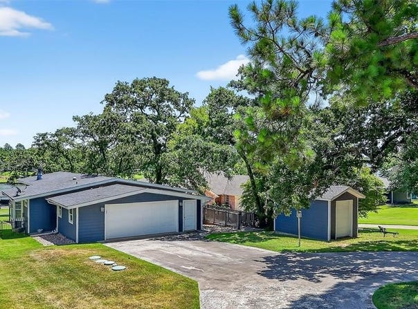 106 Blackfoot Trail, Lake Kiowa, TX 76240