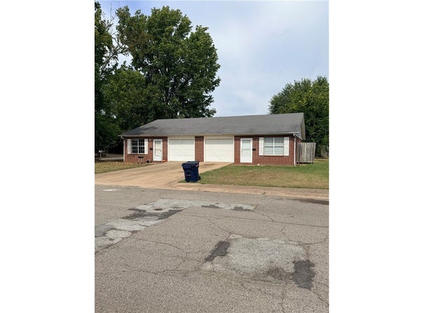 614 W Lucas Street, Clarksville, AR 72830