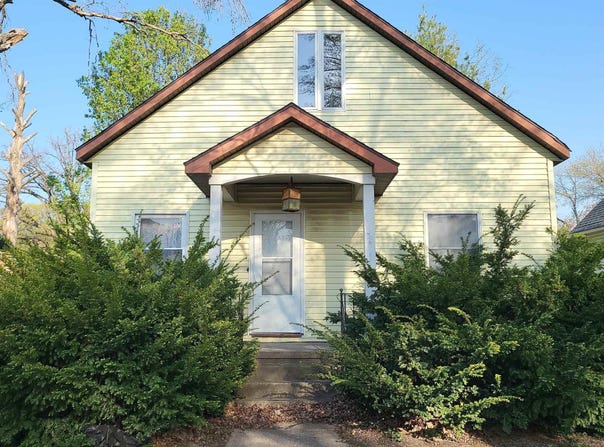 609 S ELM Street, Centralia, IL 62801