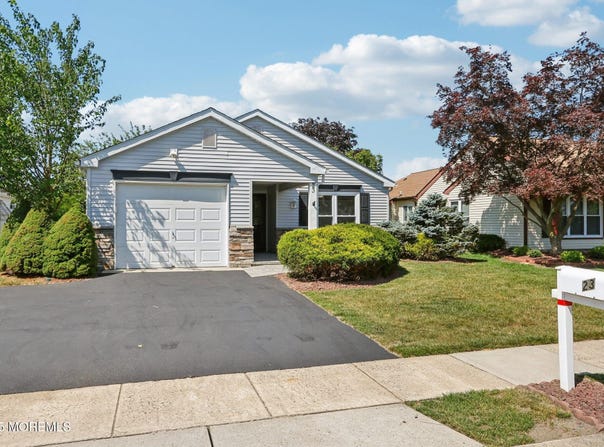 23 Oakham, Manchester, NJ 08759