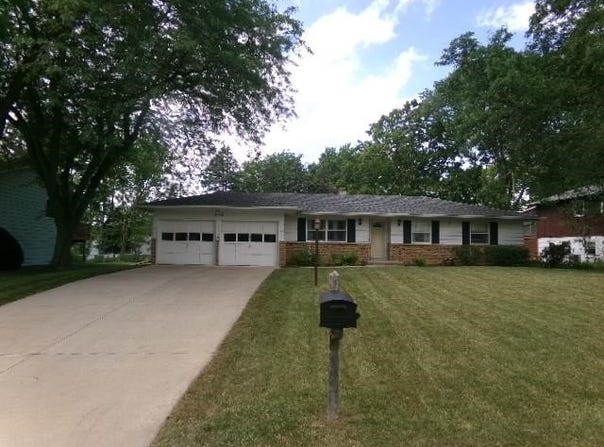 2108 Middlebury Road, FREEPORT, IL 61046