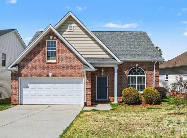 255 19th Avenue SE, Hickory, NC 28602
