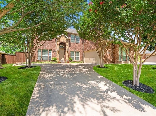 2305 Trickling Creek Drive, Garland, TX 75041