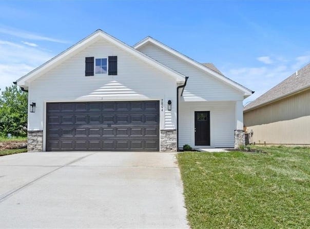 7808 NW 122nd Street, Kansas City, MO 64163