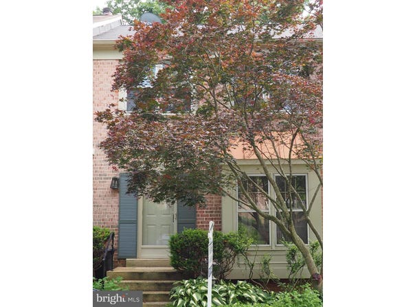 5711 CROWNLEIGH COURT, BURKE, VA 22015