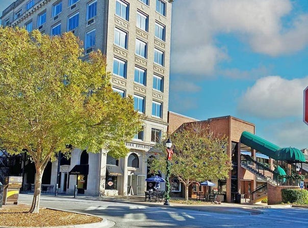 327 Main, Greenwood, SC 29646