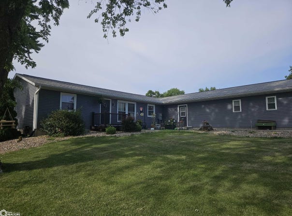 1025 Wabash Ave., Carthage, IL 62321